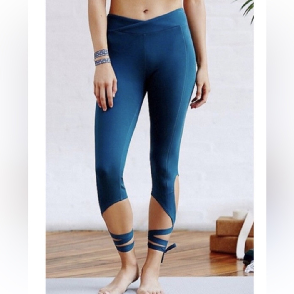 Free People Movement Turnout Tie Leggings in Sapphire Blue Yoga/ Ballet XS.